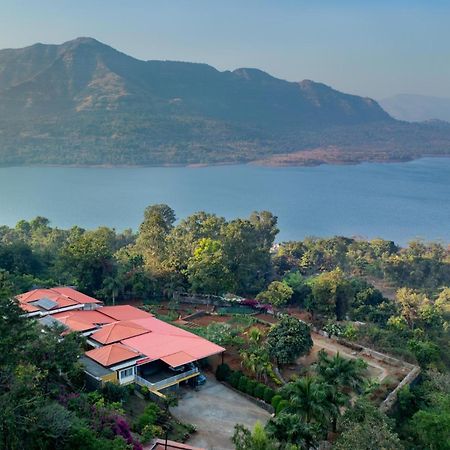 Ekam Lake House By Stayvista With Mountain & Lake Views, Outdoor Jacuzzi, Sauna, Modern Amenities & Kitchen Garden Púna Exteriér fotografie