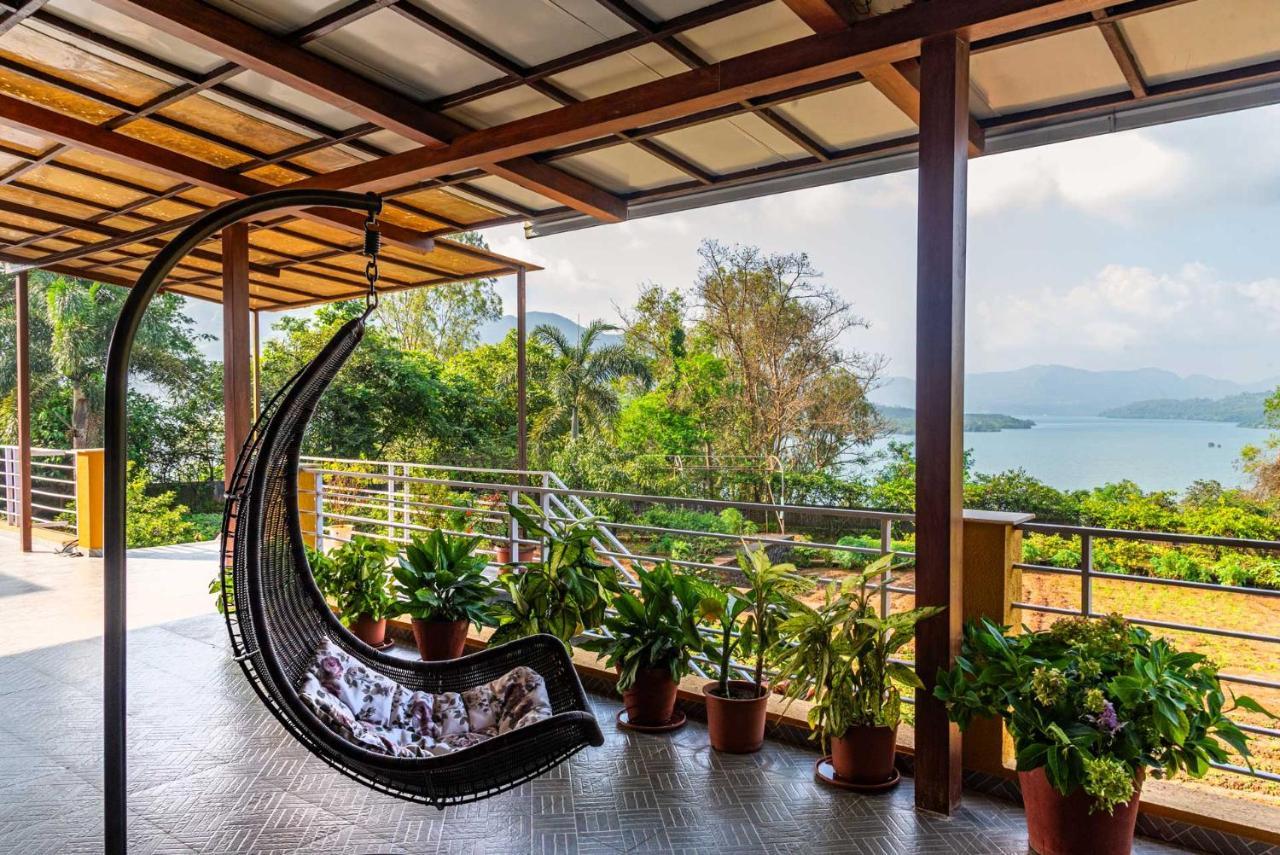 Ekam Lake House By Stayvista With Mountain & Lake Views, Outdoor Jacuzzi, Sauna, Modern Amenities & Kitchen Garden Púna Exteriér fotografie